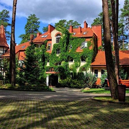 Marina Szalonego Greka Old Hotel Borne Sulinowo Exterior photo